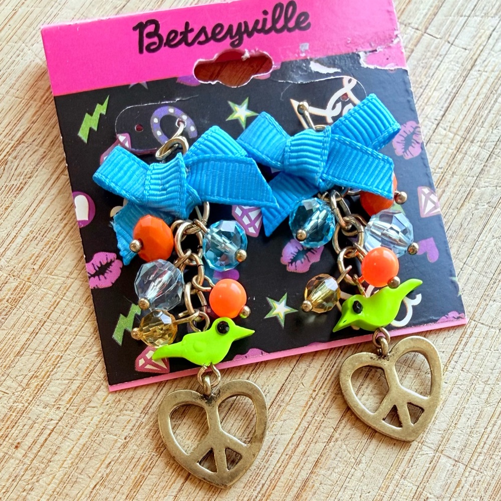 Betsey Johnson Y2K Artistic Unique Beaded Cluster Dangle Earrings